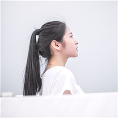 阿初颓废在最深夜一个人独处