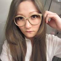 圆框眼镜控女生微信头像