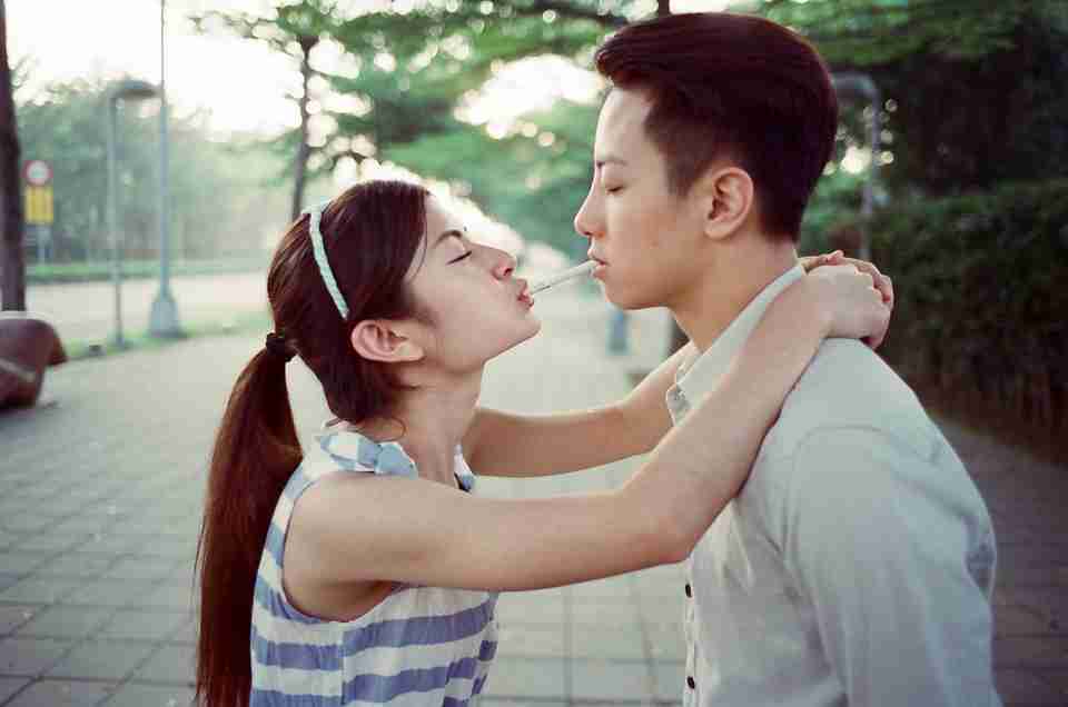 情侣意境浅尝辄止