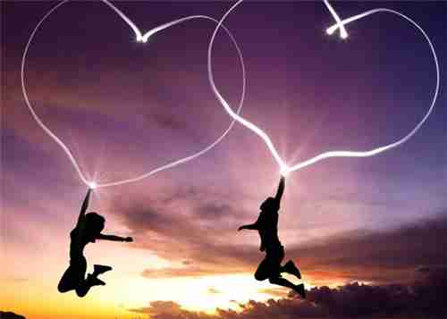 黄昏意境情侣图片