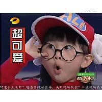 微信带帽子带眼镜女头像