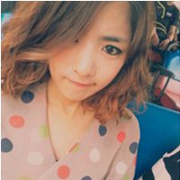 微信美女无字举牌头像