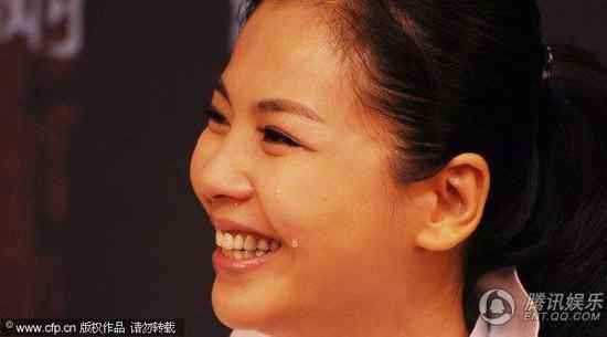 被问豪门生活哭着笑