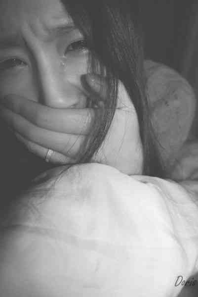 哭泣女生头像越伤感越好