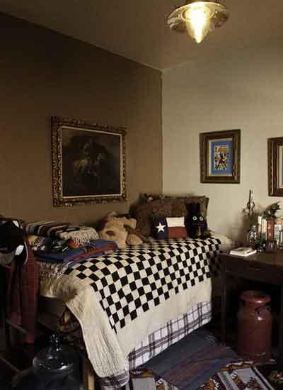 情侣艺术家共建复古童话