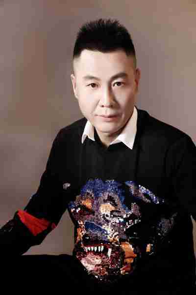 肖亮用他那沧桑的音色