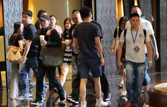 图张信哲变成沧桑大叔!