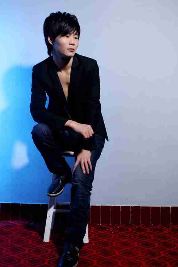 以独特沧桑的嗓音|伤感为主被业内外人士誉为伤感