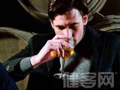 从喝酒后的表现解读男人的性格特征