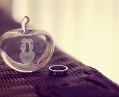 伤感说说配图我以为只要我一直笑就不会有人离开