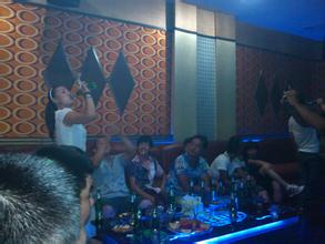 喜欢喝酒的人|三两杯下肚