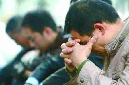 竞聘完喝酒摔死算不算工伤?