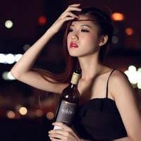 图一个人喝酒图片伤感