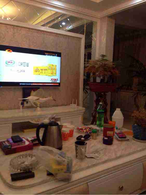 本文超拽伤感图片男生喝酒