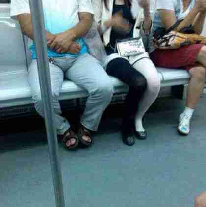 女汉子都用脸盆喝酒|任性!