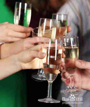 解决喝酒与社交之间的烦恼