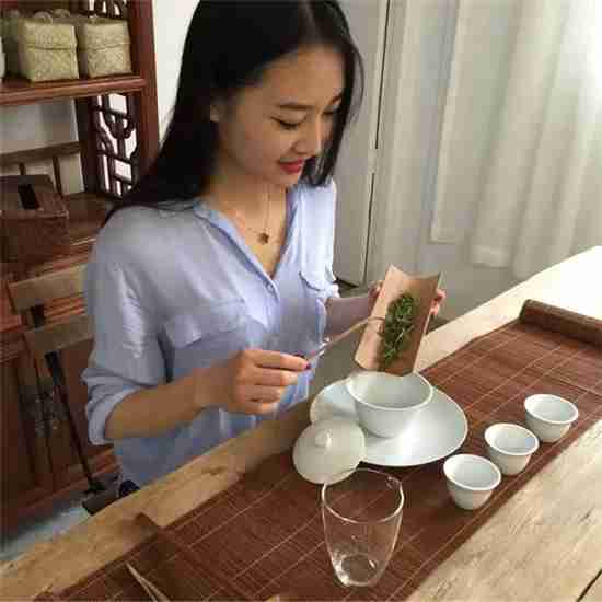 后美女将的出租屋
