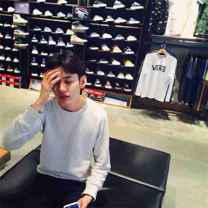 意境气质头像因为心里有他所以眼睛里才看得见他