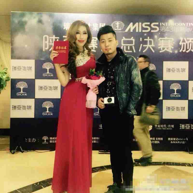 天生拥有高挑挺翘的臀部