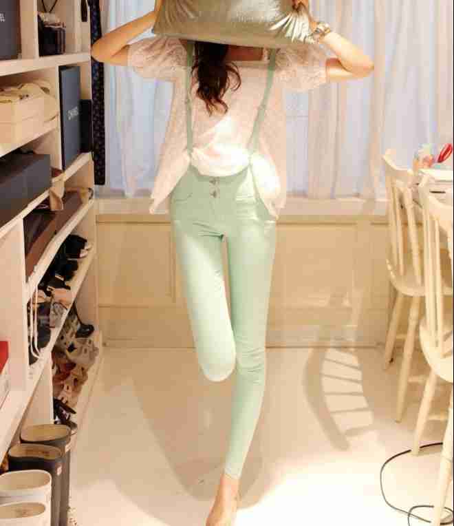 韩国高腰背带裤收进杂志