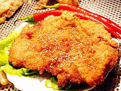 大学生情侣卖炸鸡排聘猫雇员半年仨分店