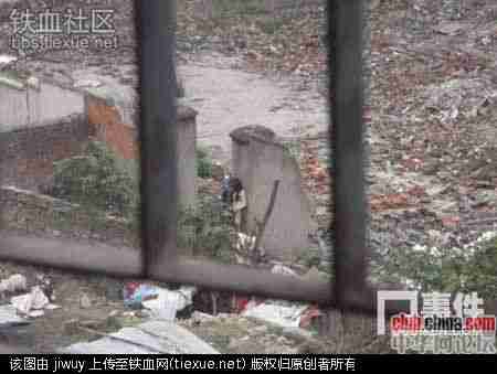 成都大学生情侣工地门