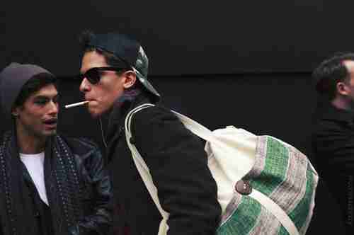 欧美伤感男生抽烟