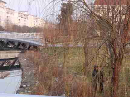 揭秘松江大学城后大学生情侣为何自杀?