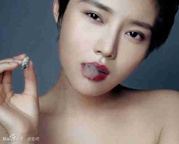 关于女生抽烟的说说关于抽烟的个性签名