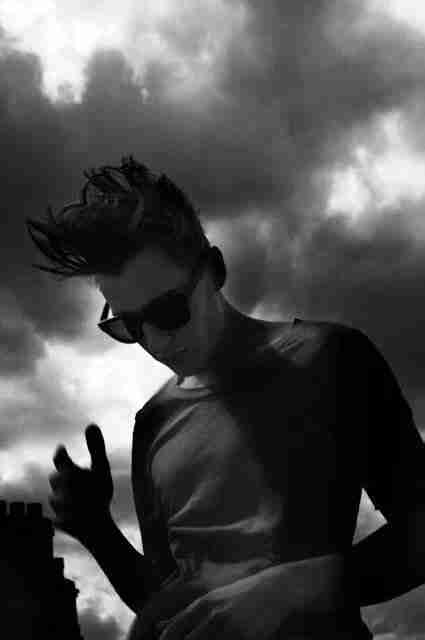 带点失落心碎的欧美头像