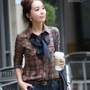 职业装也挺漂亮