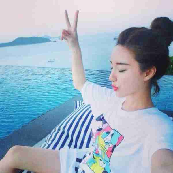 cs美女真人秀头像