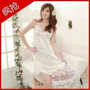 别致的性感睡裙美女的首选
