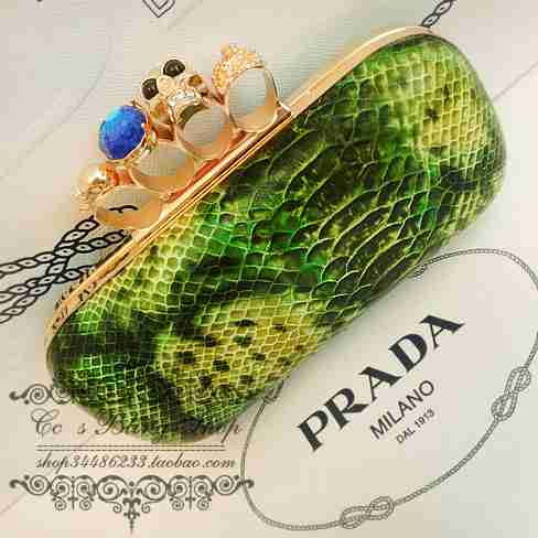 绿色系渐层镂空雪纺衫