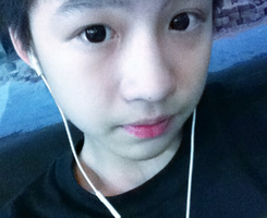 然萌的大帅哥啊