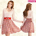 随衣服送的项链和花环