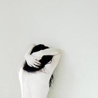 侧面的女生头像