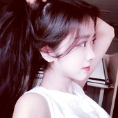 侧着的女生头像