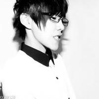 微信头像男生白伤感