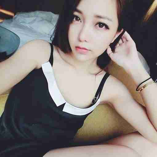 时尚的夜场美女高清 时尚的夜场美女高清