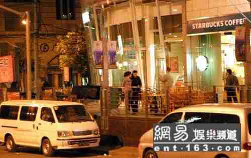 镜头下面的真实活捉偷情的n对男女明星组图