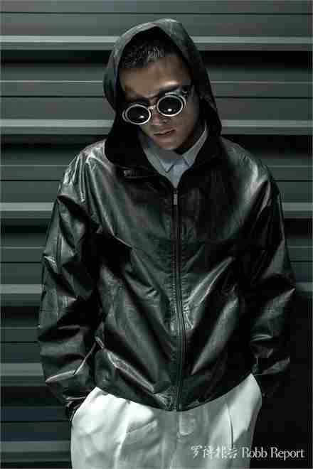 演泽硬汉柔情男人味十足