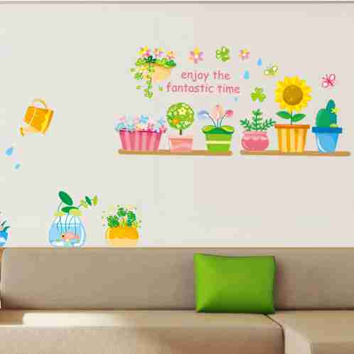 儿童房沙发背景窗台玻璃