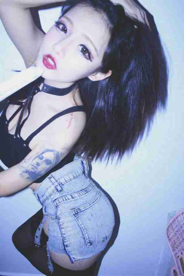 q友重口味女生头像