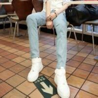 游戏辅助清新的男生上半身无头头像