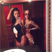 欧美头像男抱着小孩小孩情侣头像一男一女