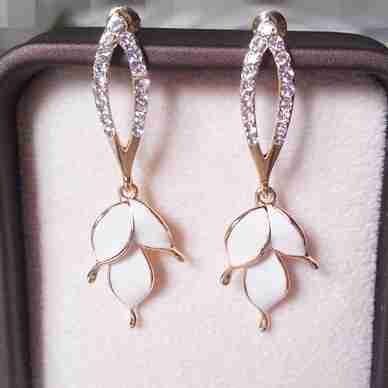 很唯美的时尚的耳钉