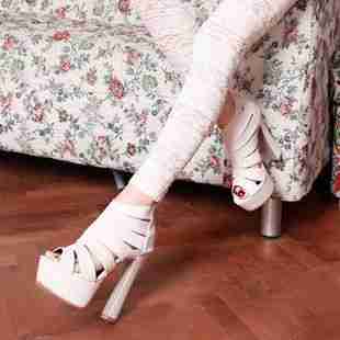 配真的很性感妩媚