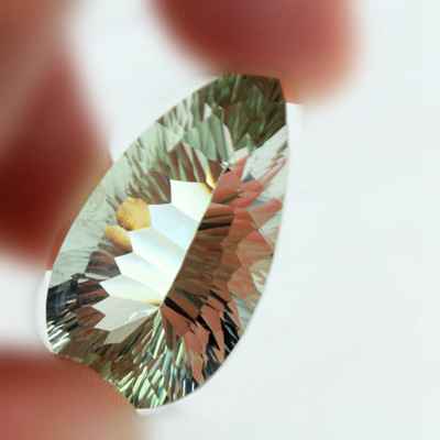 绿吊坠相信星座