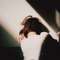 伤感意境女生头像图片